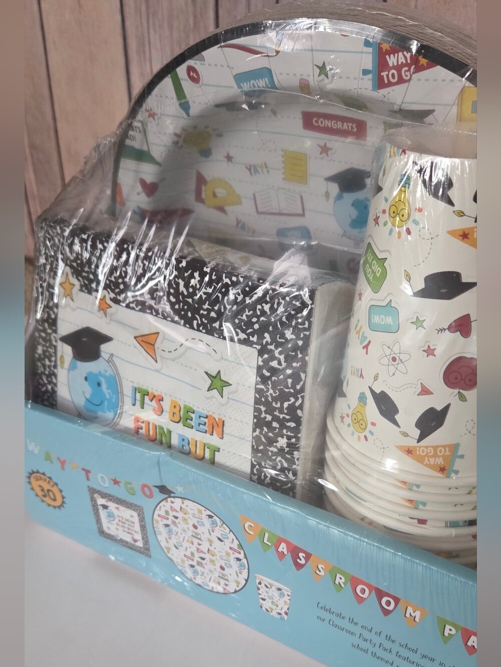 Graduation Classroom Party Pack 30pc Set - Picture 1 of 9